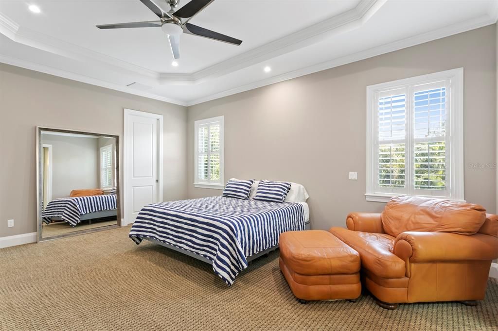 For Sale: $2,475,000 (5 beds, 4 baths, 3978 Square Feet)