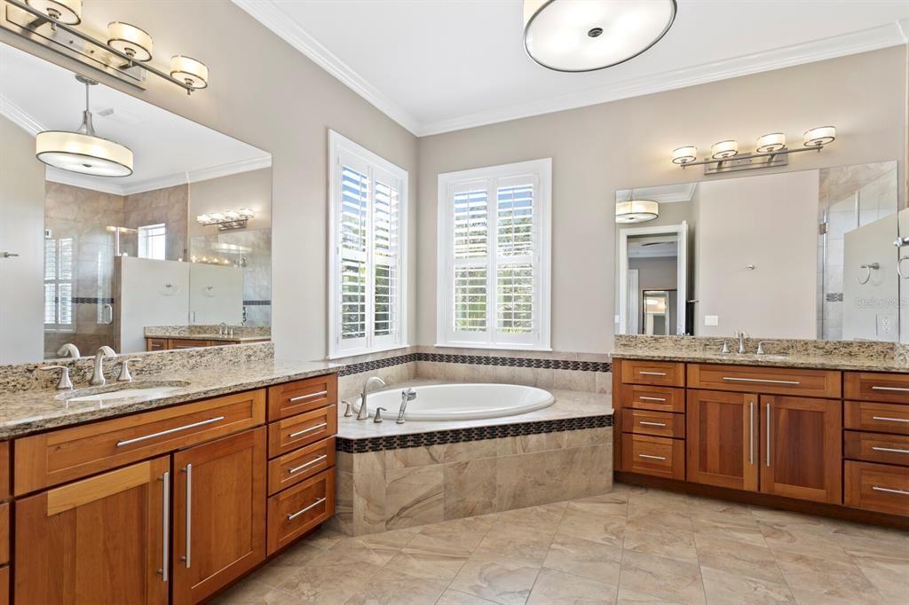 For Sale: $2,475,000 (5 beds, 4 baths, 3978 Square Feet)