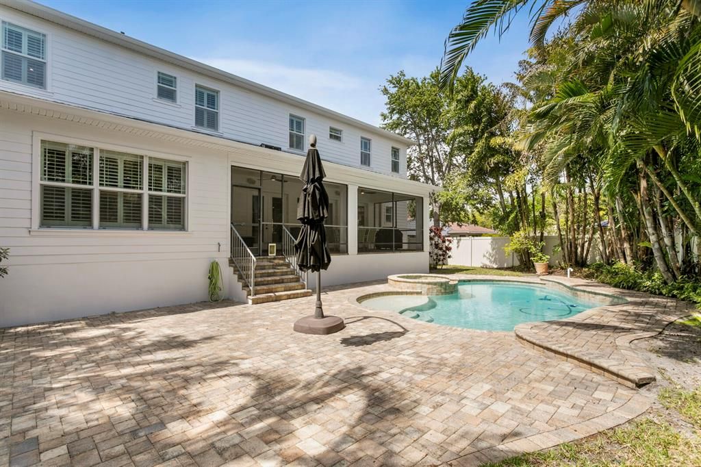 For Sale: $2,475,000 (5 beds, 4 baths, 3978 Square Feet)