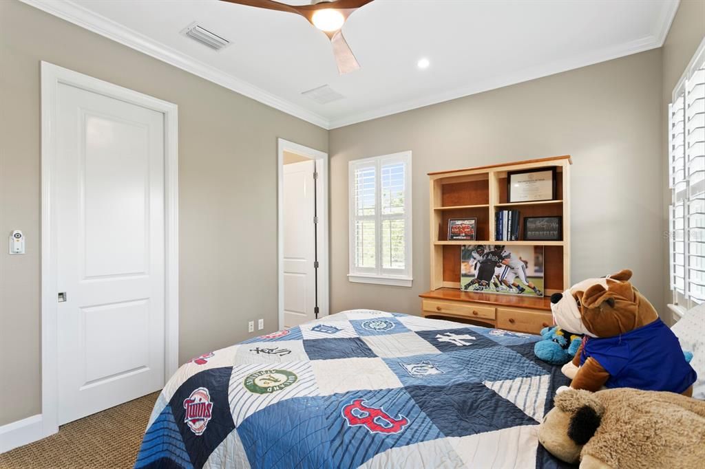 For Sale: $2,475,000 (5 beds, 4 baths, 3978 Square Feet)