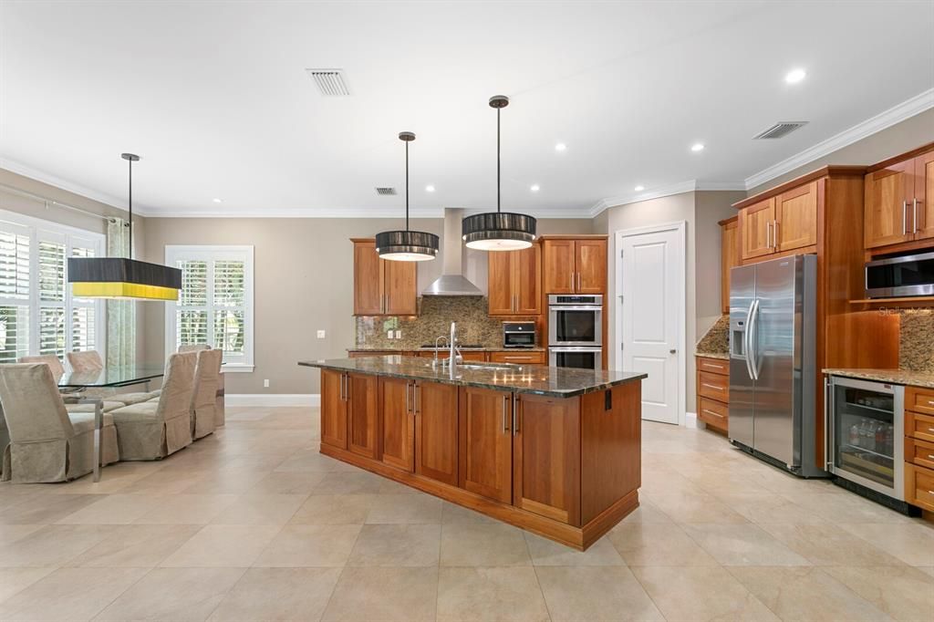 For Sale: $2,475,000 (5 beds, 4 baths, 3978 Square Feet)