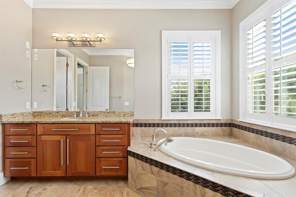 For Sale: $2,475,000 (5 beds, 4 baths, 3978 Square Feet)