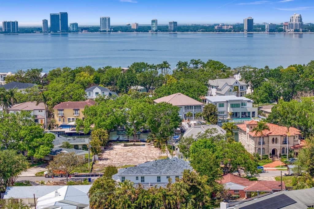 For Sale: $2,475,000 (5 beds, 4 baths, 3978 Square Feet)