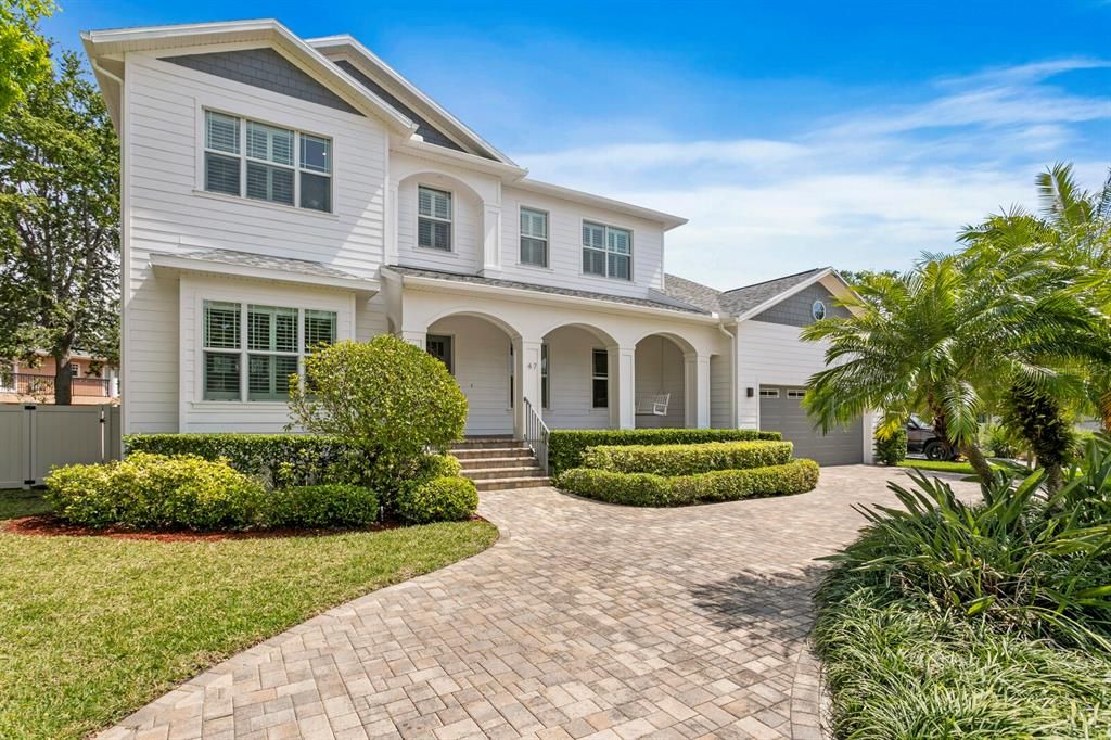 For Sale: $2,475,000 (5 beds, 4 baths, 3978 Square Feet)