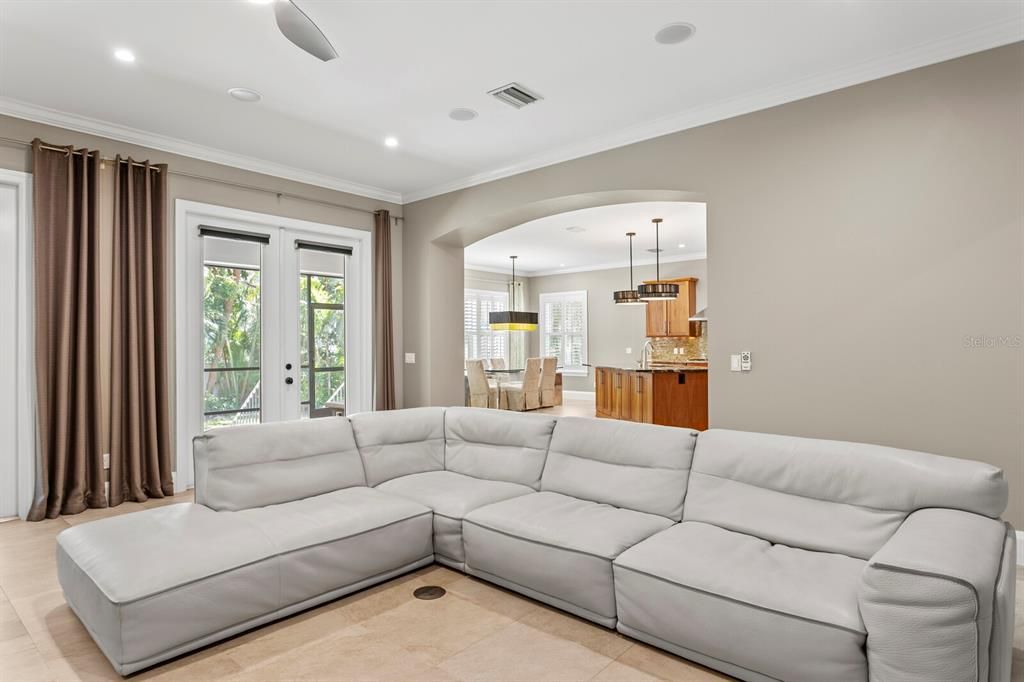 For Sale: $2,475,000 (5 beds, 4 baths, 3978 Square Feet)