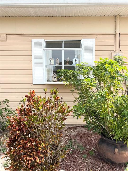 Active With Contract: $150,000 (2 beds, 2 baths, 888 Square Feet)