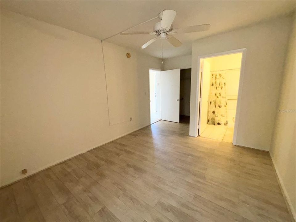 Active With Contract: $150,000 (2 beds, 2 baths, 888 Square Feet)