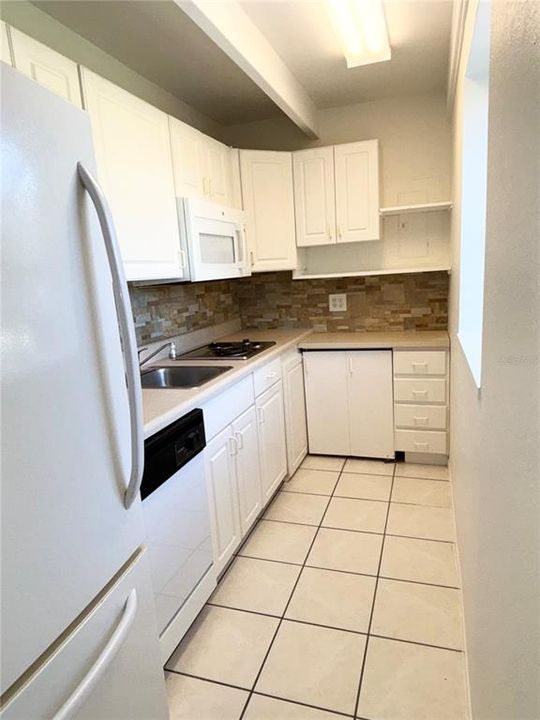 Active With Contract: $150,000 (2 beds, 2 baths, 888 Square Feet)