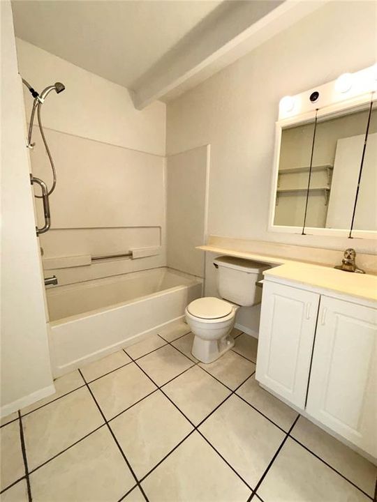 Active With Contract: $150,000 (2 beds, 2 baths, 888 Square Feet)