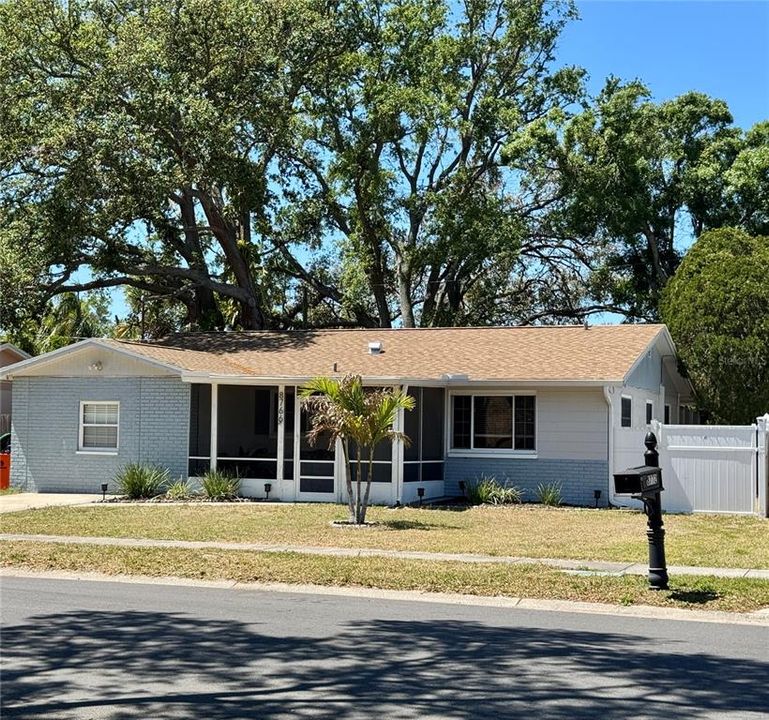 Recently Sold: $379,000 (3 beds, 1 baths, 1366 Square Feet)