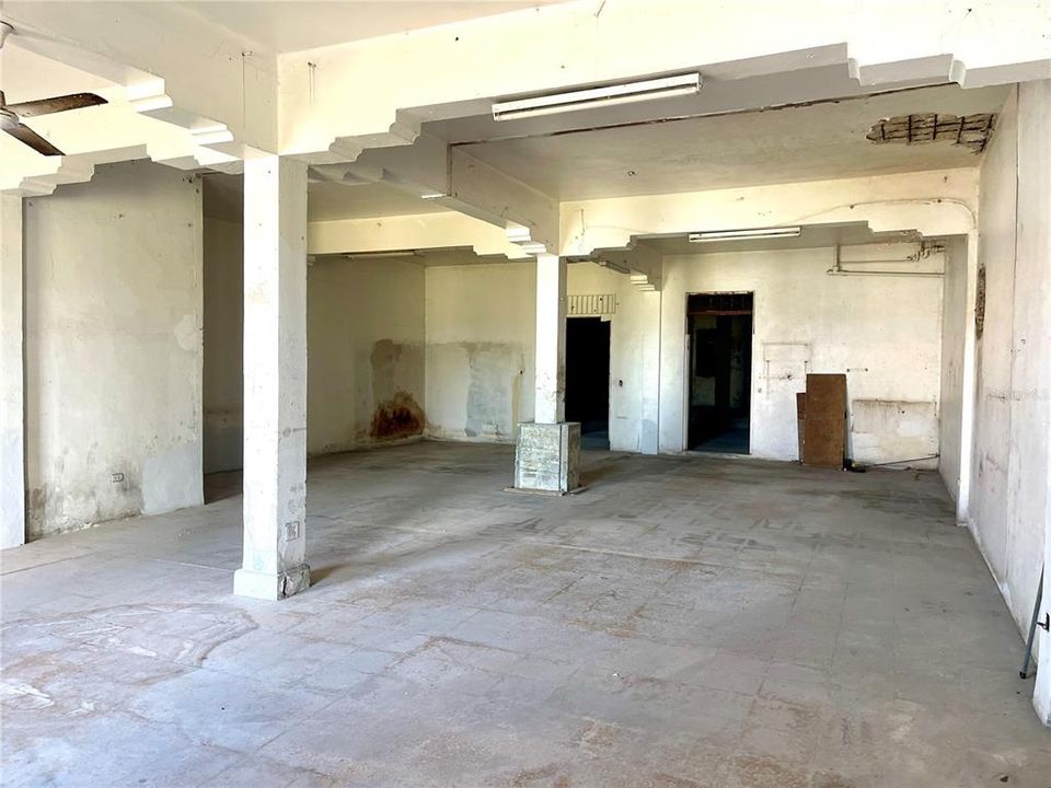 For Sale: $450,000 (3 beds, 2 baths, 6605 Square Feet)