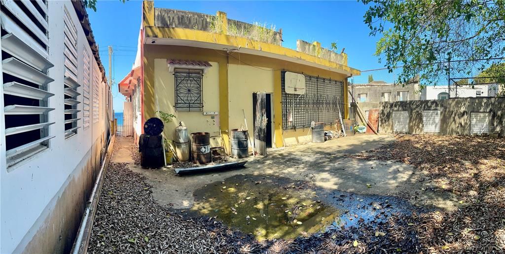 For Sale: $450,000 (3 beds, 2 baths, 6605 Square Feet)