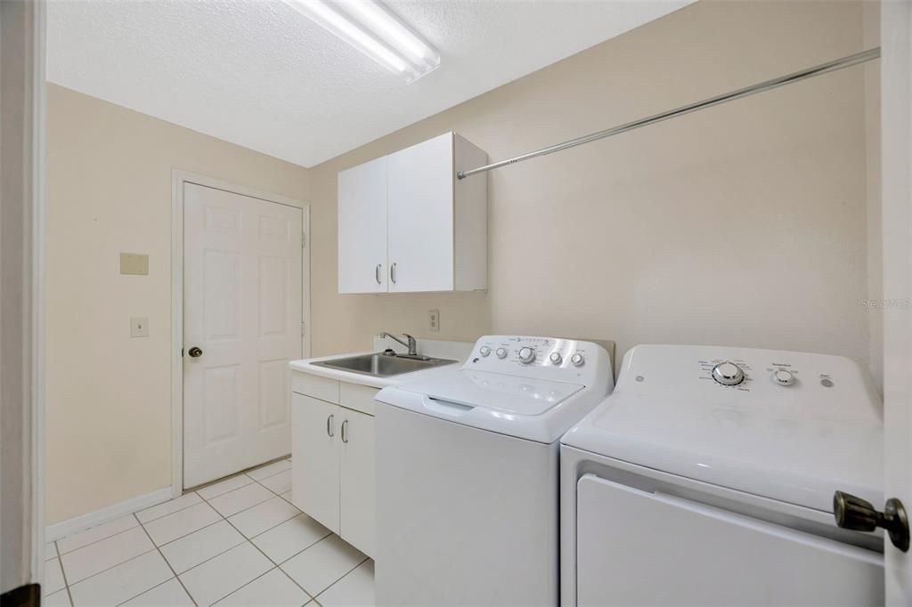 Под контрактом: $250,000 (3 спален, 2 ванн, 1520 Квадратных фут)