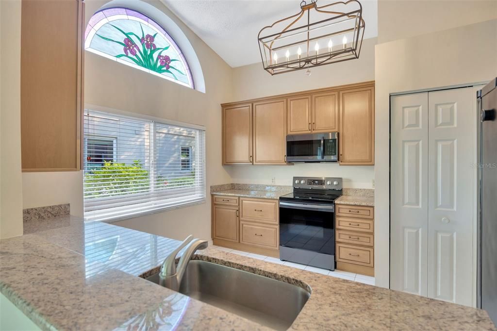 Под контрактом: $250,000 (3 спален, 2 ванн, 1520 Квадратных фут)