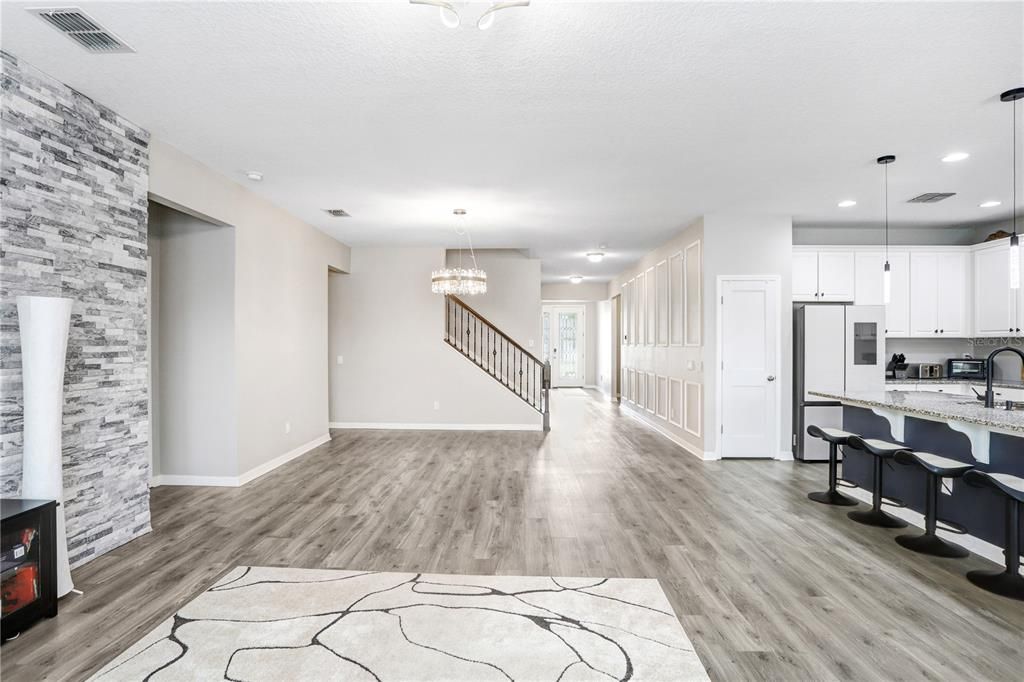 Activo con contrato: $550,000 (4 camas, 3 baños, 3118 Pies cuadrados)