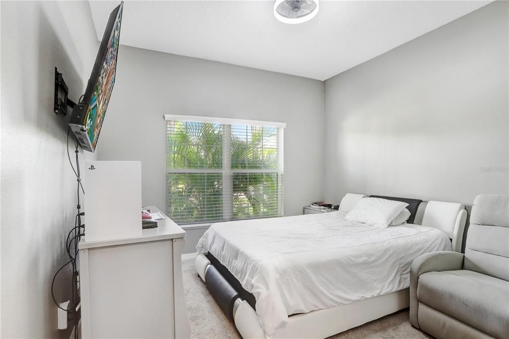 Activo con contrato: $550,000 (4 camas, 3 baños, 3118 Pies cuadrados)