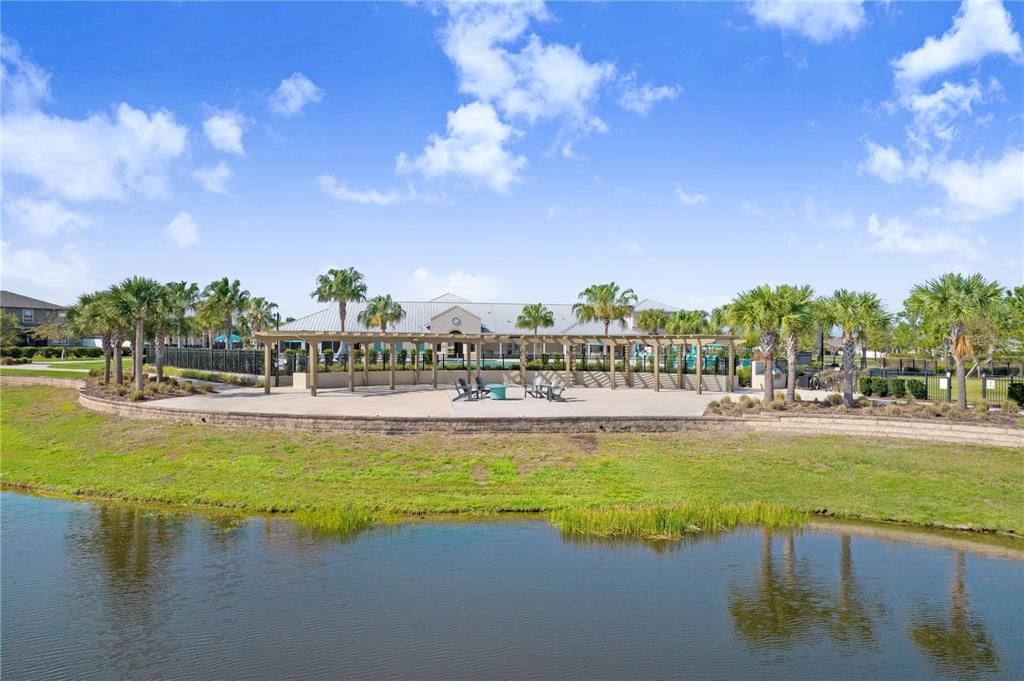 Activo con contrato: $550,000 (4 camas, 3 baños, 3118 Pies cuadrados)