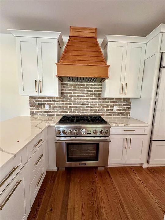 Active With Contract: $402,550 (5 beds, 3 baths, 2107 Square Feet)