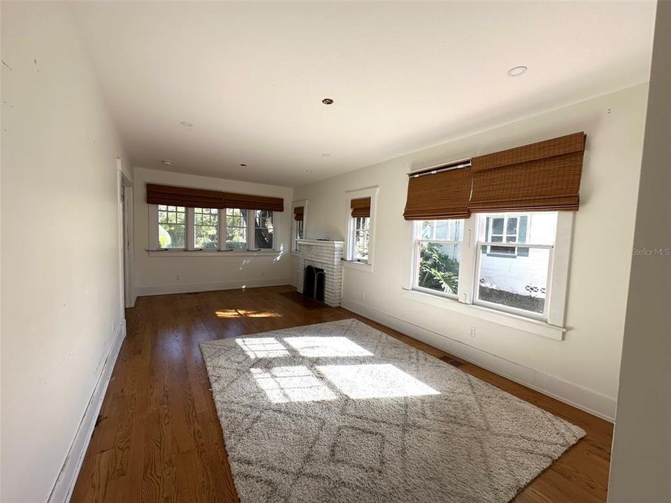 Active With Contract: $402,550 (5 beds, 3 baths, 2107 Square Feet)