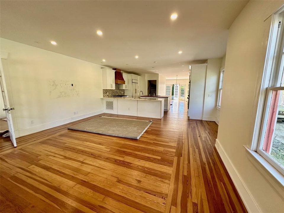 Active With Contract: $402,550 (5 beds, 3 baths, 2107 Square Feet)