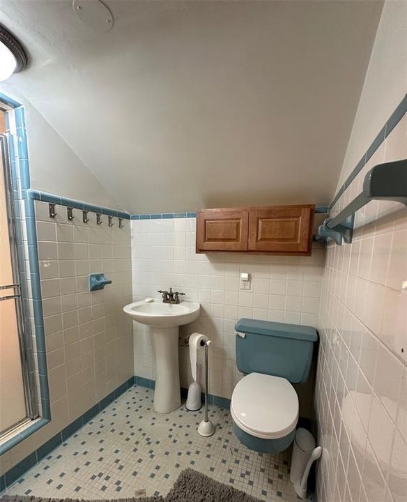 Active With Contract: $402,550 (5 beds, 3 baths, 2107 Square Feet)