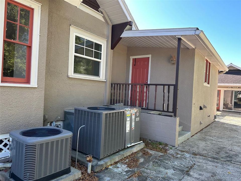 Active With Contract: $402,550 (5 beds, 3 baths, 2107 Square Feet)