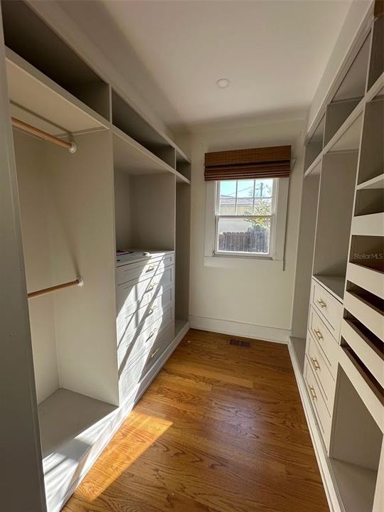 Active With Contract: $402,550 (5 beds, 3 baths, 2107 Square Feet)