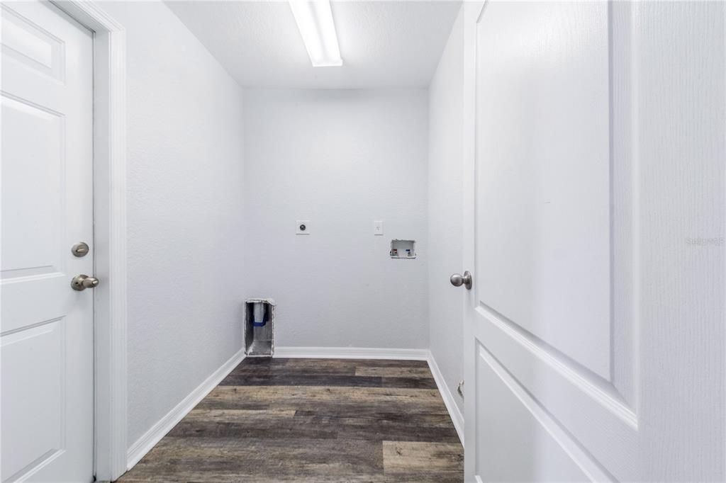 For Sale: $399,000 (3 beds, 2 baths, 1603 Square Feet)