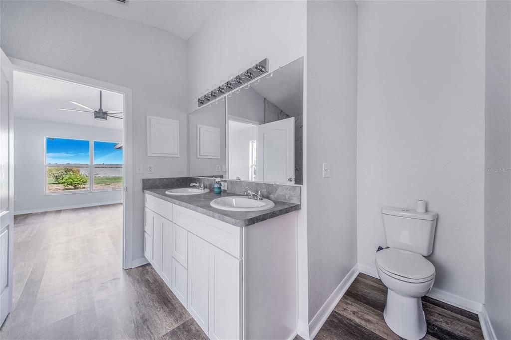 For Sale: $399,000 (3 beds, 2 baths, 1603 Square Feet)