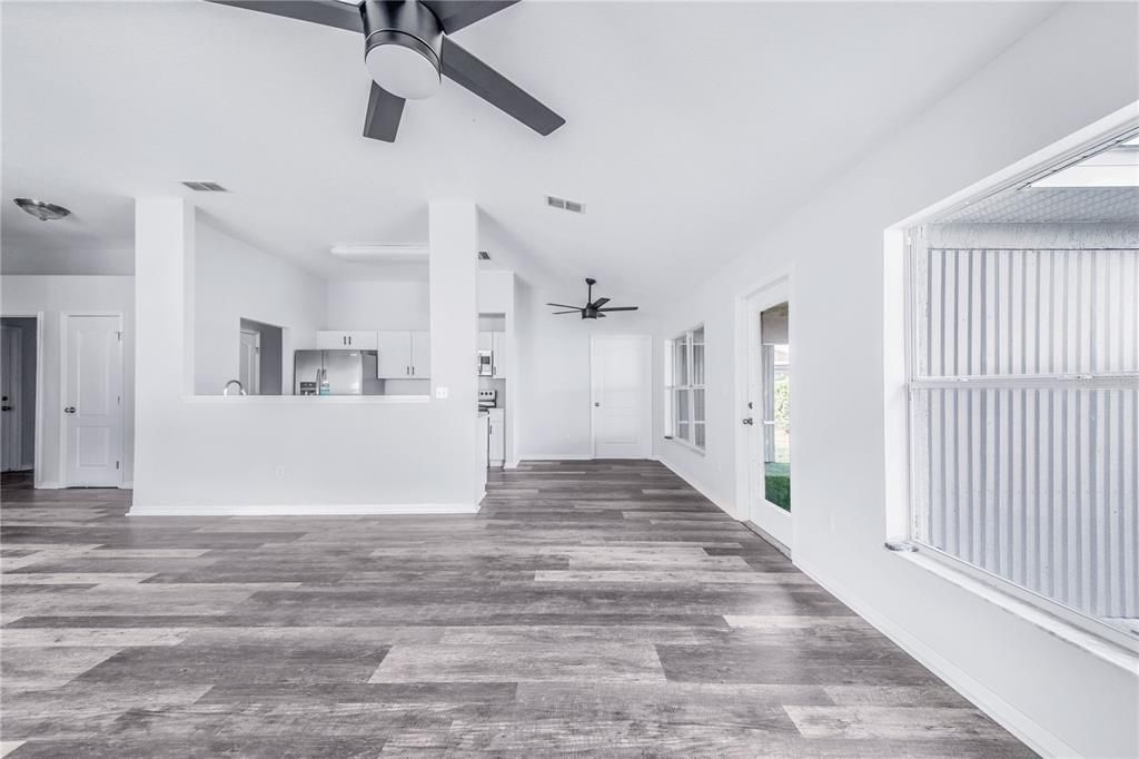 For Sale: $399,000 (3 beds, 2 baths, 1603 Square Feet)