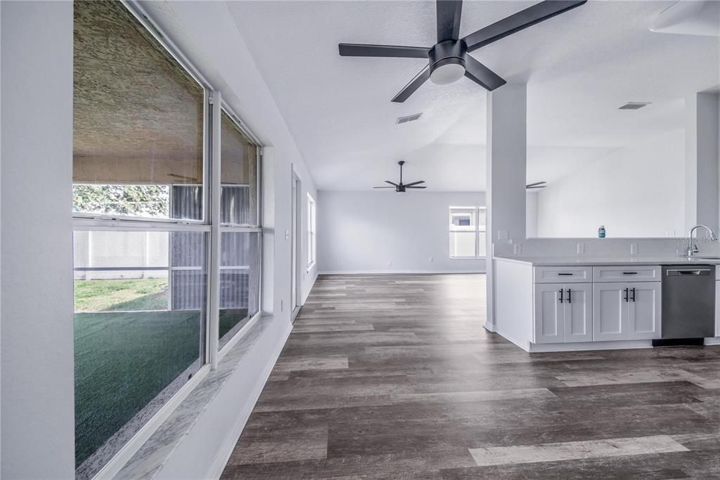 For Sale: $399,000 (3 beds, 2 baths, 1603 Square Feet)