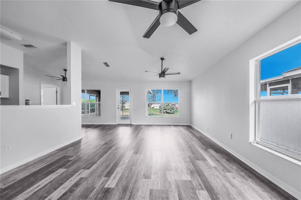 For Sale: $399,000 (3 beds, 2 baths, 1603 Square Feet)