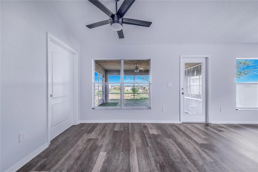 For Sale: $399,000 (3 beds, 2 baths, 1603 Square Feet)