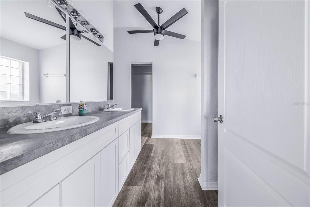 For Sale: $399,000 (3 beds, 2 baths, 1603 Square Feet)