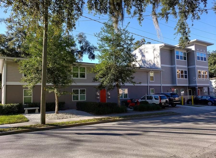 Recently Rented: $1,750 (2 beds, 1 baths, 1020 Square Feet)