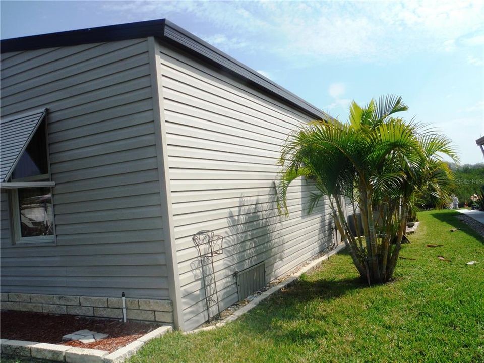 For Sale: $213,000 (2 beds, 2 baths, 1168 Square Feet)