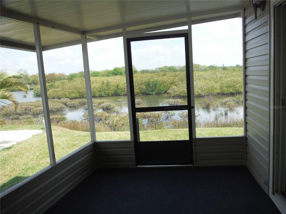 For Sale: $213,000 (2 beds, 2 baths, 1168 Square Feet)