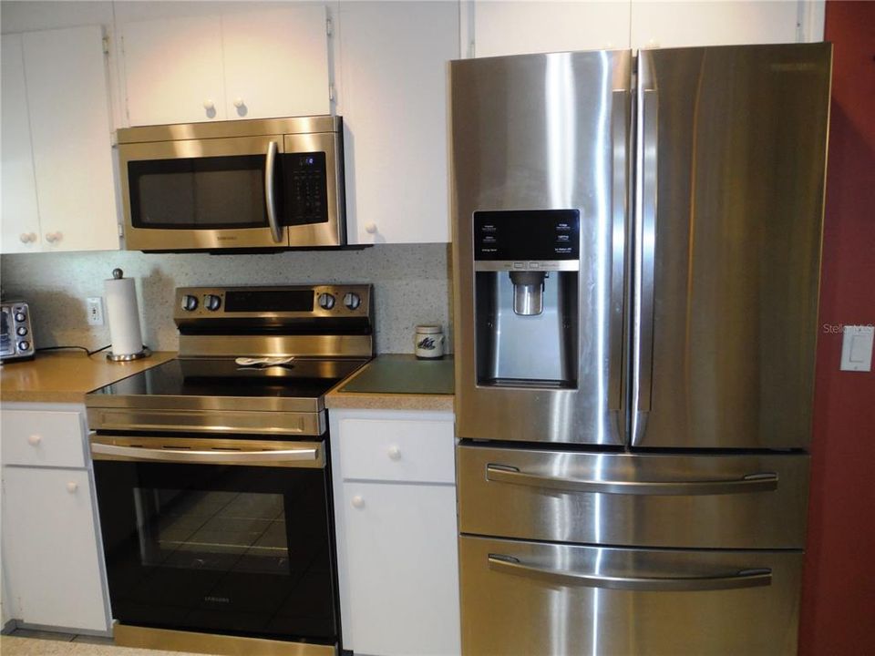 For Sale: $213,000 (2 beds, 2 baths, 1168 Square Feet)