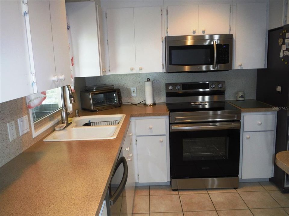 For Sale: $213,000 (2 beds, 2 baths, 1168 Square Feet)