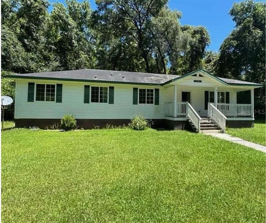 Recently Sold: $210,000 (3 beds, 2 baths, 1456 Square Feet)