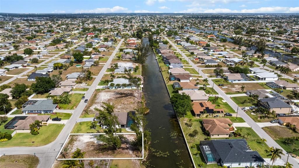 На продажу: $80,000 (0.23 acres)