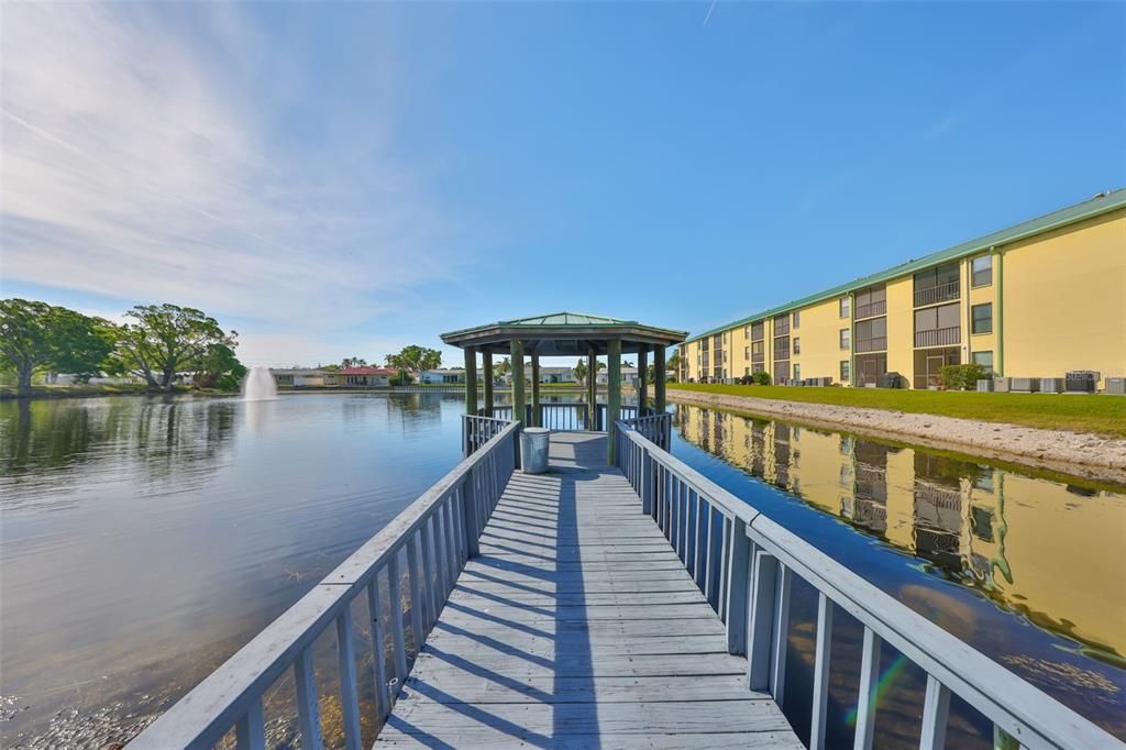 For Sale: $196,777 (2 beds, 2 baths, 865 Square Feet)