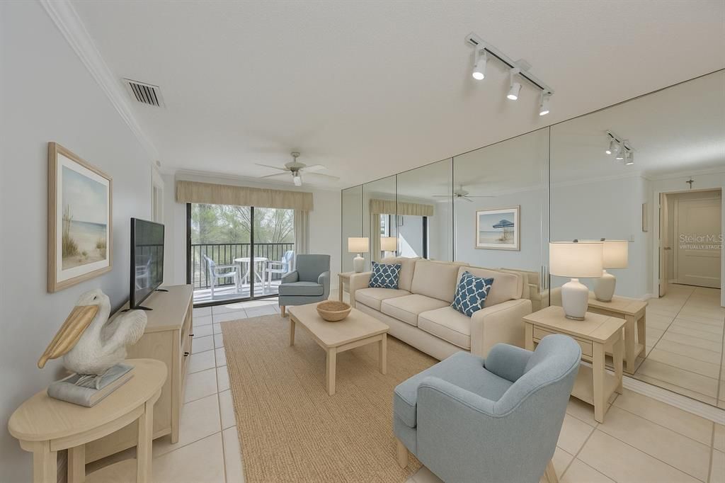 For Sale: $196,777 (2 beds, 2 baths, 865 Square Feet)