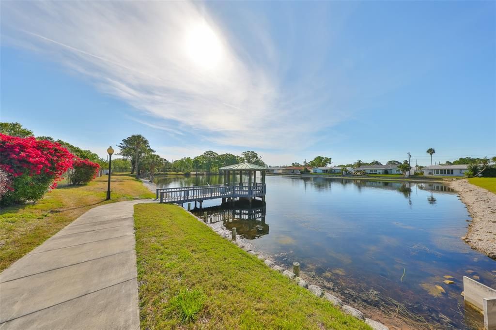 For Sale: $196,777 (2 beds, 2 baths, 865 Square Feet)