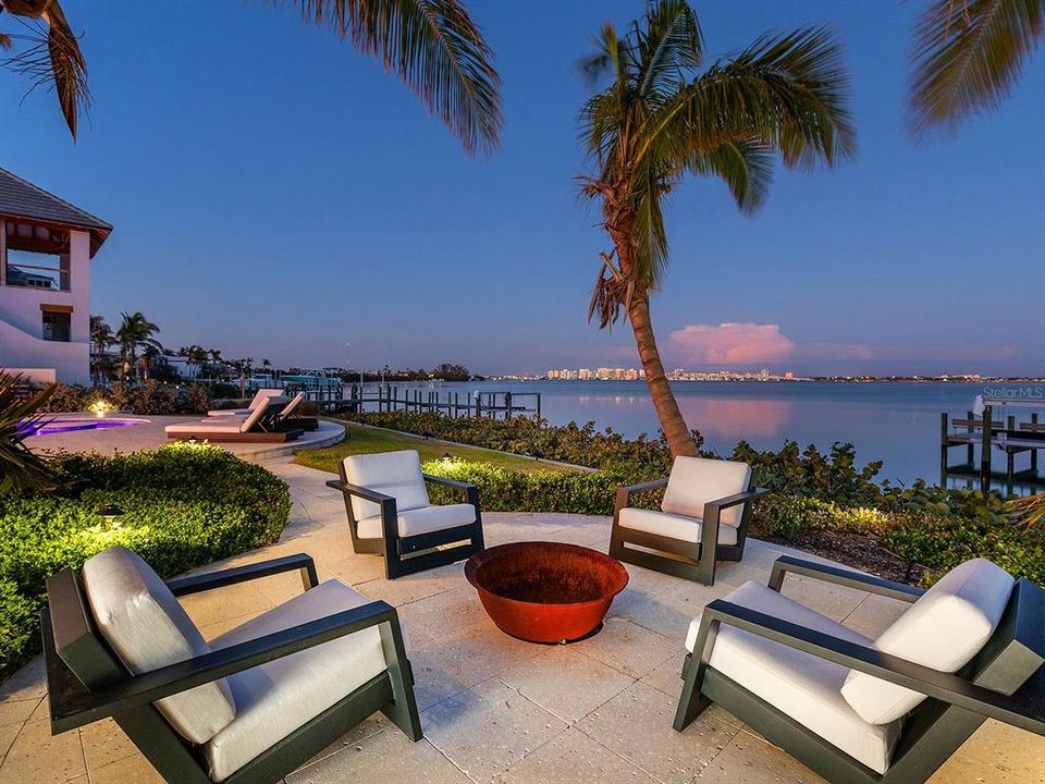 待售: $14,995,000 (5 贝兹, 5 浴室, 5882 平方英尺)