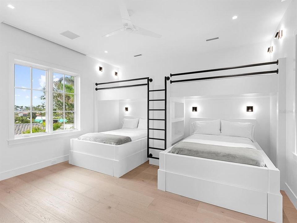 待售: $14,995,000 (5 贝兹, 5 浴室, 5882 平方英尺)