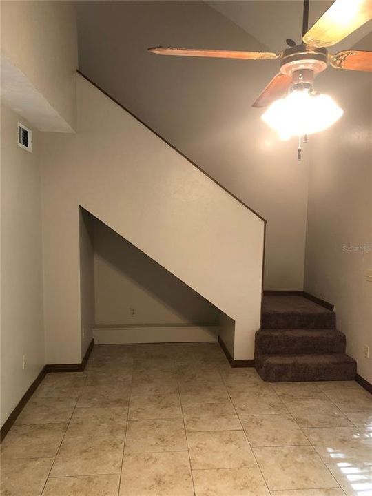 For Rent: $1,250 (2 beds, 2 baths, 1070 Square Feet)