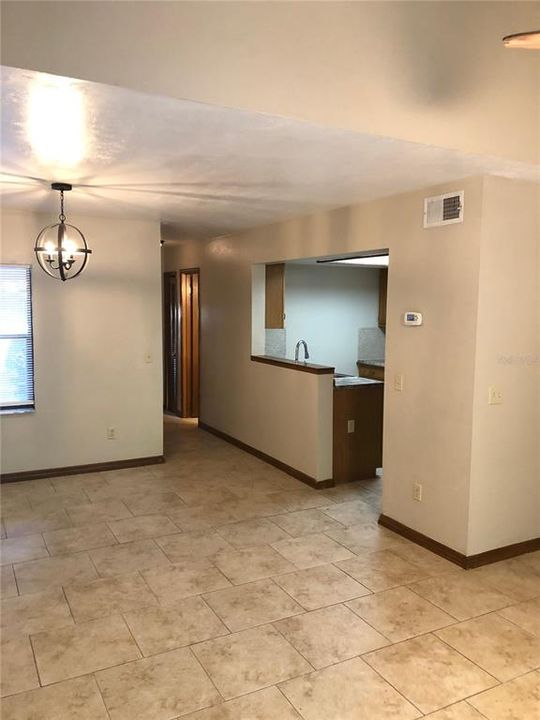 For Rent: $1,250 (2 beds, 2 baths, 1070 Square Feet)