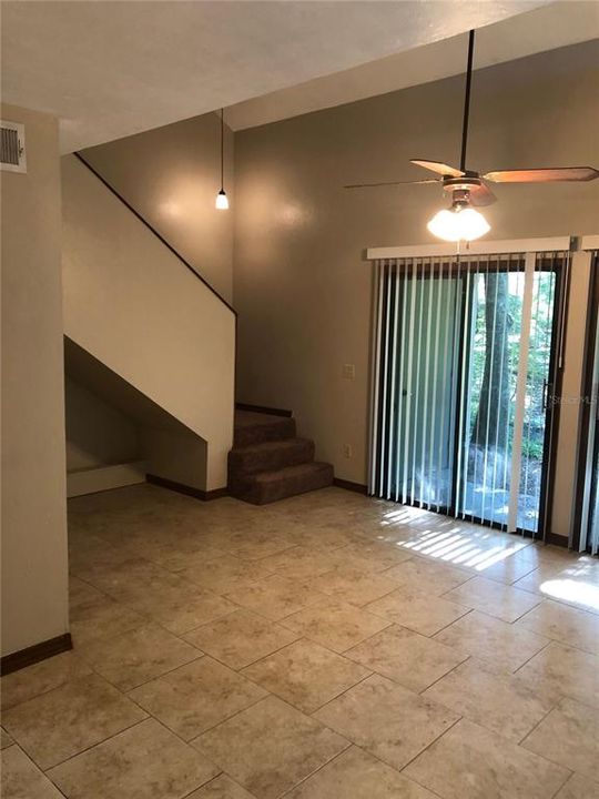 For Rent: $1,250 (2 beds, 2 baths, 1070 Square Feet)