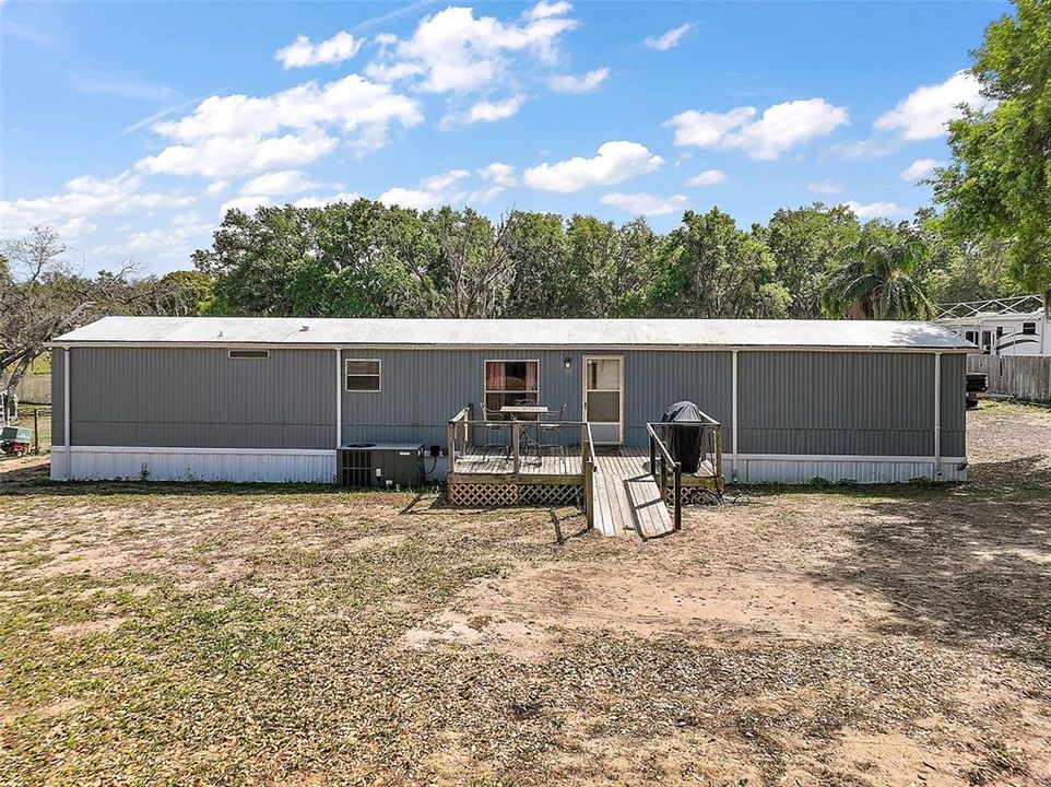 最近售出: $197,000 (3 贝兹, 2 浴室, 924 平方英尺)